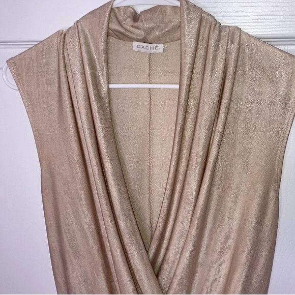 CACHE Sexy Gold Top - Picture 2 of 3